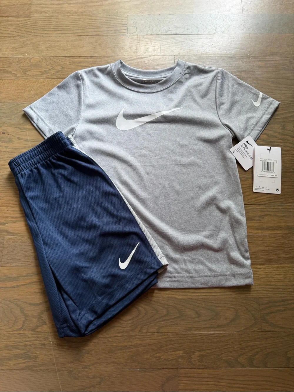NWT Nike Boys Set size 6